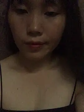 Snapshot of huong-18 chatting on 10.06.25 huong-18 online show from 10.06.25