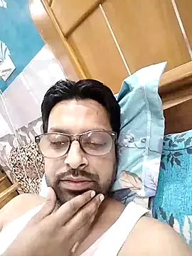 Snapshot of mohsin99272 chatting on 10.15.25 mohsin99272 online show from 10.15.25