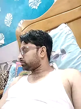 Snapshot of mohsin99272 chatting on 10.18.25 mohsin99272 online show from 10.18.25