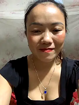 Snapshot of _losrt_cherry_ chatting on 10.05.25 losrt cherry online show from 10.05.25