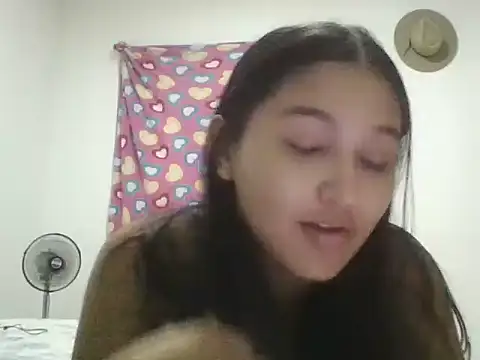 Snapshot of EimyKissx chatting on 10.17.25 EimyKissx online show from 10.17.25