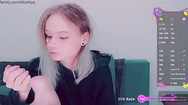 Snapshot of AliceNya_cute chatting on 10.16.25 AliceNya cute online show from 10.16.25