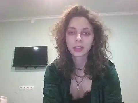 Snapshot of Lorveth chatting on 10.30.25 Lorveth online show from 10.30.25