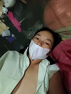 Snapshot of lily-00 chatting on 09.24.25 lily-00 online show from 09.24.25