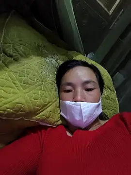 Snapshot of lily-00 chatting on 09.26.25 lily-00 online show from 09.26.25