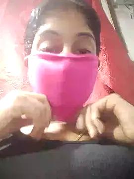 Snapshot of TAMIL_MEENUMA chatting on 11.28.25 TAMIL MEENUMA online show from 11.28.25