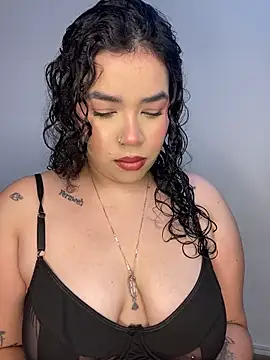 krisstenSantos online show from 11.13.25