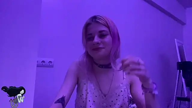 Snapshot of PinkVampire chatting on 11.04.25 PinkVampire online show from 11.04.25