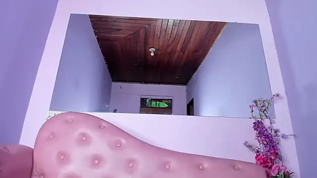 Snapshot of KatheWindslet chatting on 11.08.25 KatheWindslet online show from 11.08.25