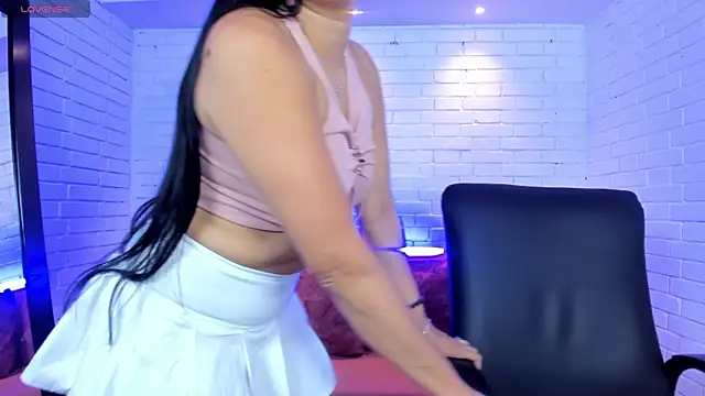Snapshot of Megancoxx chatting on 10.10.25 Megancoxx online show from 10.10.25