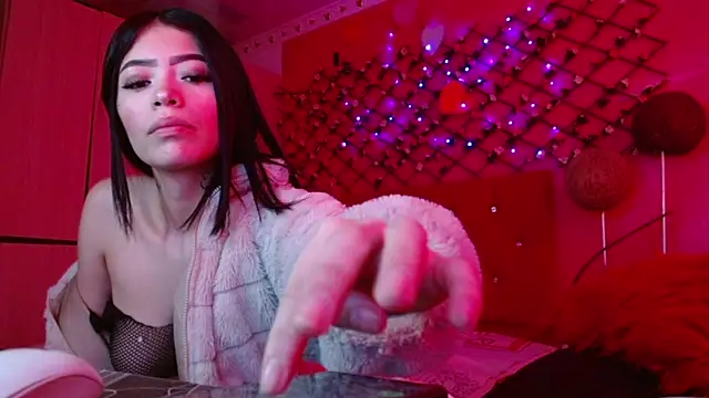 Snapshot of Zoe_kler chatting on 11.04.25 Zoe kler online show from 11.04.25