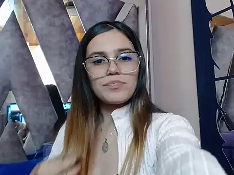 Snapshot of CRISTALHERRANZ chatting on 09.27.25 CRISTALHERRANZ online show from 09.27.25