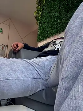 Snapshot of tomy_hot20 chatting on 11.07.25 tomy hot20 online show from 11.07.25