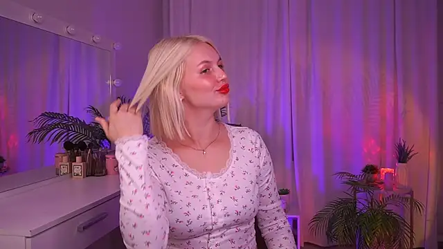 Amelia Wells online show from 09.18.25