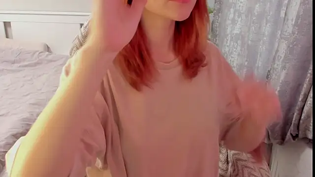 Snapshot of lunatale2 chatting on 09.18.25 lunatale2 online show from 09.18.25