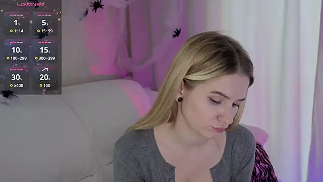 Ange Lus online show from 10.30.25