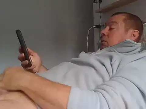 hugoboys4576 online show from 10.29.25