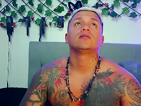 Snapshot of MR777DESIRE chatting on 09.19.25 MR777DESIRE online show from 09.19.25