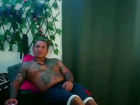 Snapshot of MR777DESIRE chatting on 10.15.25 MR777DESIRE online show from 10.15.25