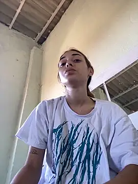 Snapshot of loirinhaaa chatting on 10.06.25 loirinhaaa online show from 10.06.25