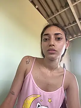 Snapshot of loirinhaaa chatting on 10.08.25 loirinhaaa online show from 10.08.25