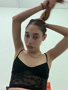 Snapshot of loirinhaaa chatting on 10.12.25 loirinhaaa online show from 10.12.25