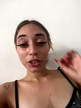 Snapshot of loirinhaaa chatting on 11.27.25 loirinhaaa online show from 11.27.25