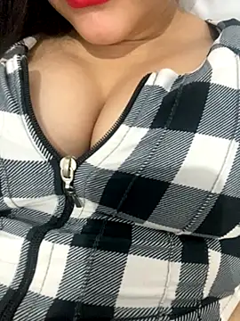 Snapshot of biancas80908 chatting on 11.18.25 biancas80908 online show from 11.18.25