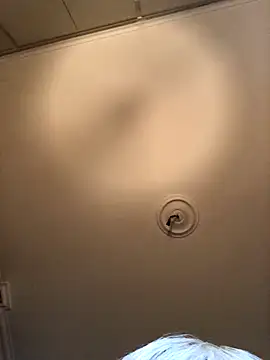 Snapshot of juliaoneandonly chatting on 10.04.25 juliaoneandonly online show from 10.04.25