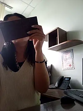 Snapshot of ValeriaLove43211 chatting on 09.29.25 ValeriaLove43211 online show from 09.29.25