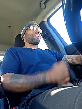 Snapshot of Justahungdad chatting on 09.25.25 Justahungdad online show from 09.25.25