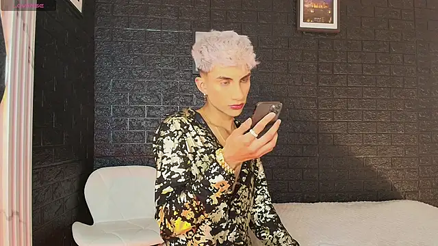 Snapshot of Erick_Velveth chatting on 10.09.25 Erick Velveth online show from 10.09.25