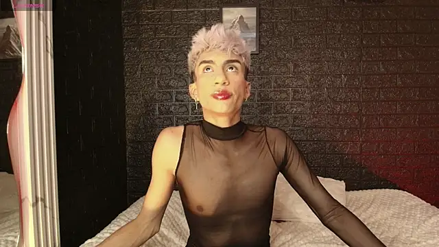 Snapshot of Erick_Velveth chatting on 10.12.25 Erick Velveth online show from 10.12.25