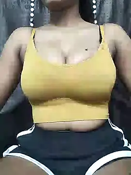 Snapshot of liza_rani12 chatting on 10.15.25 liza rani12 online show from 10.15.25