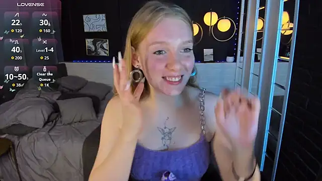 Layla Glam online show from 09.21.25