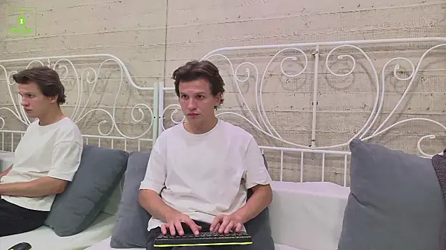 Snapshot of JesseCrosss chatting on 09.23.25 JesseCrosss online show from 09.23.25