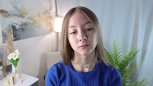 Snapshot of YuriKastner chatting on 09.28.25 YuriKastner online show from 09.28.25