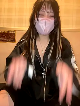 Snapshot of Yua_nyan_cute chatting on 10.13.25 Yua nyan cute online show from 10.13.25