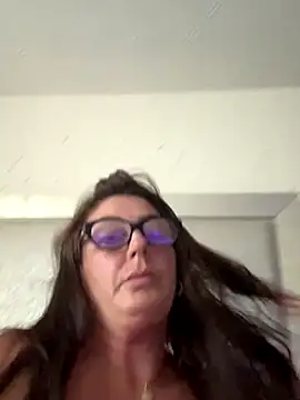 Snapshot of Rileyxxx69 chatting on 09.19.25 Rileyxxx69 online show from 09.19.25