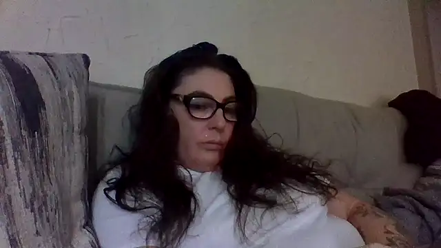 Snapshot of Rileyxxx69 chatting on 11.30.25 Rileyxxx69 online show from 11.30.25