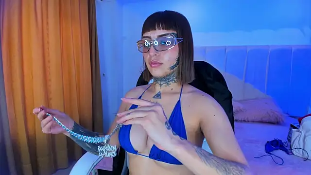 Gyal 8  online show from 10.22.25