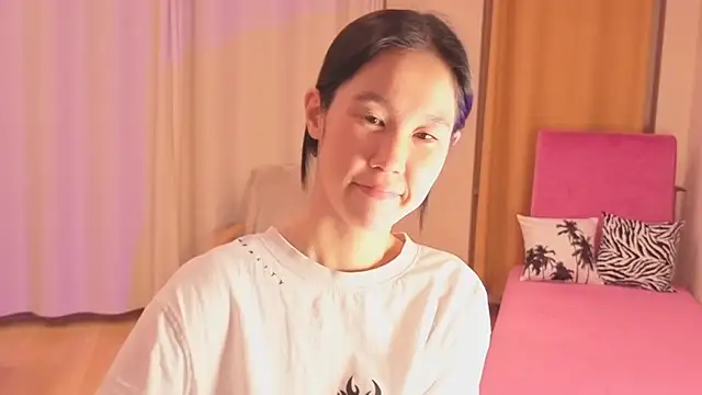Snapshot of Reina__chan chatting on 09.22.25 Reina chan online show from 09.22.25