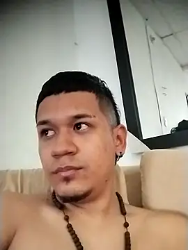 Snapshot of Mohamedxxx13 chatting on 09.22.25 Mohamedxxx13 online show from 09.22.25