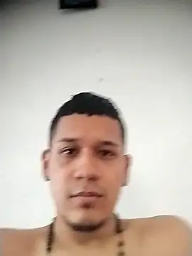 Snapshot of Mohamedxxx13 chatting on 09.23.25 Mohamedxxx13 online show from 09.23.25