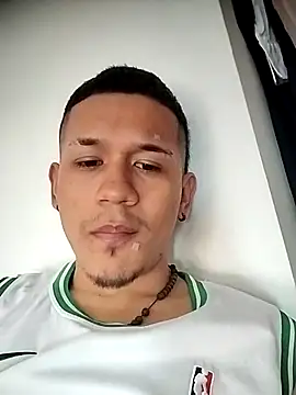 Snapshot of Mohamedxxx13 chatting on 10.01.25 Mohamedxxx13 online show from 10.01.25