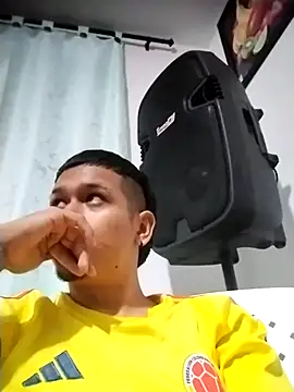 Snapshot of Mohamedxxx13 chatting on 10.18.25 Mohamedxxx13 online show from 10.18.25