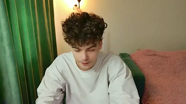 Snapshot of dreamgonetan chatting on 11.08.25 dreamgonetan online show from 11.08.25