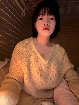 Snapshot of Tramy_xx chatting on 10.14.25 Tramy xx online show from 10.14.25
