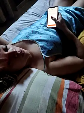 Snapshot of Barbie_13 chatting on 09.29.25 Barbie 13 online show from 09.29.25