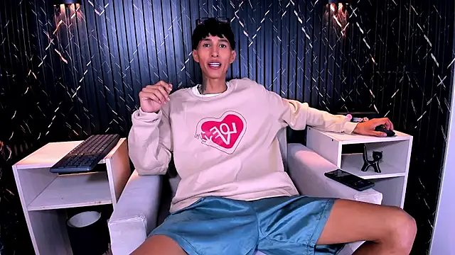 Daniel delux  online show from 10.22.25